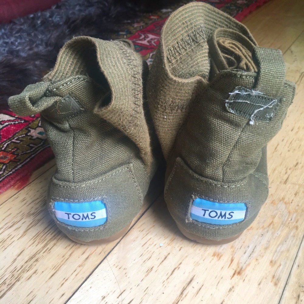 Toms Wrap Boots (olive 7 /7.5)